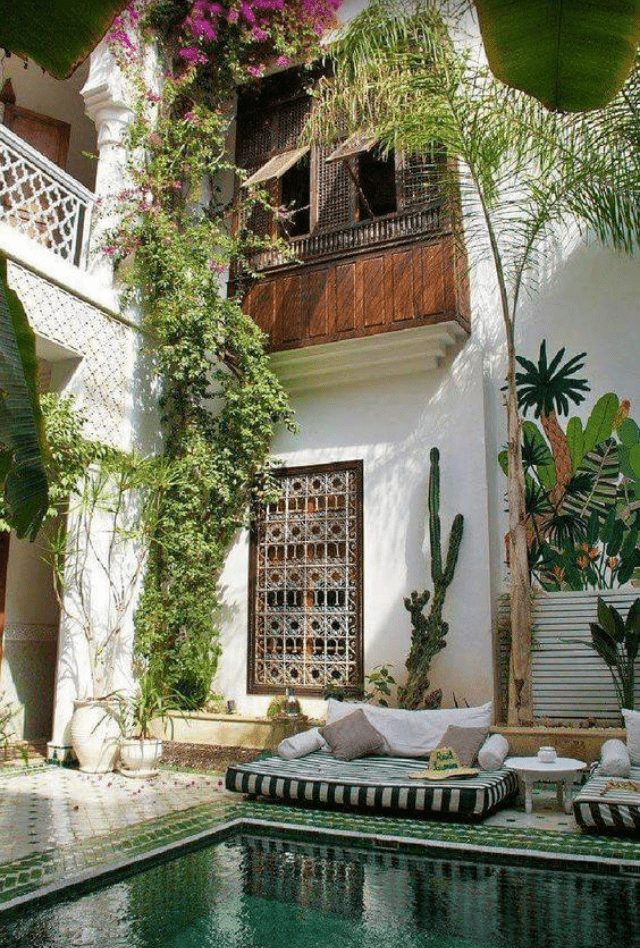 zielone patio styl śródziemnomorski